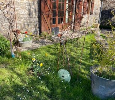 Sauveterre-la-Lemance Maison | A l'Orée des Vignes