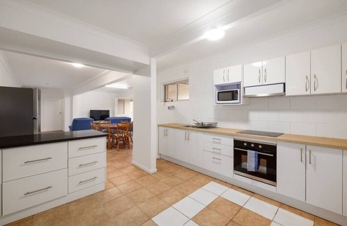 Yatala Maison | A large house@Yatala Gold Coast andBoating