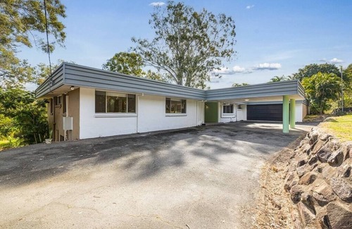 Yatala Maison | A large house@Yatala Gold Coast andBoating