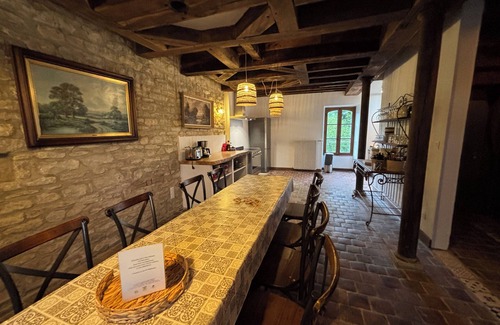 Saint-Pere Maison | A legendary night in Gainsbourg's room at the Moulin des marguerites!