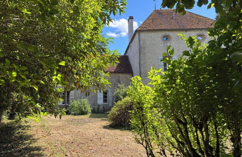 Saint-Pere Maison | A legendary night in Gainsbourg's room at the Moulin des marguerites!