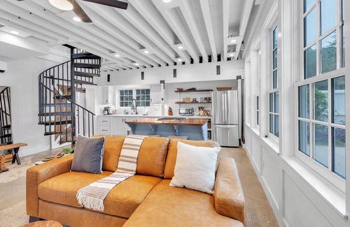 Covenant Maison | A Little Bit of Heaven near Rancho Santa Fe with a pool!