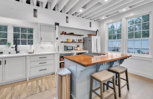 Covenant Maison | A Little Bit of Heaven near Rancho Santa Fe with a pool!