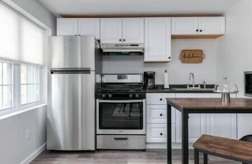 Elkland Appartement | A Little Piece of Main Street 1 - Stylish Getaway
