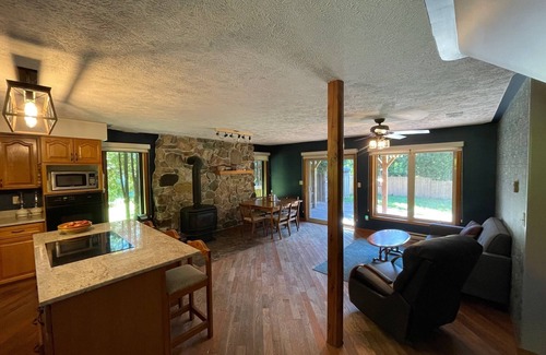 Hope Bay Maison | A lovely escape in Hope Bay, Bruce Peninsula