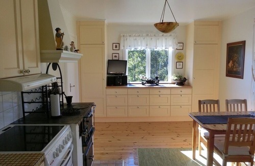 Atvidaberg Municipality Cabine | A lovely cottage on Lake Vindommen - it has everything to make your holiday fun!