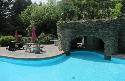 Ivybridge Cottage | Une belle grange en pierre détachée avec piscines et tennis dans 28 acres bois