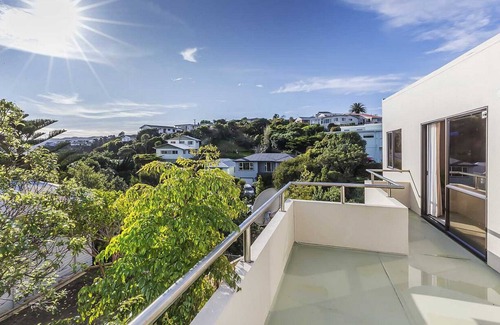Mana Maison | A LUX Room with Ensuite close to Beach and Train station