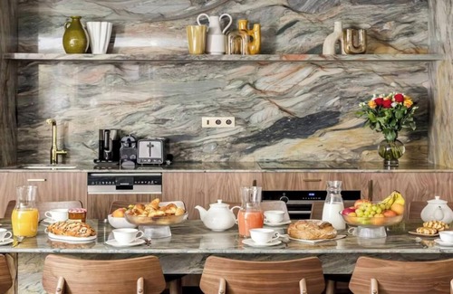 3rd Arrondissement Appartement | A LUXURIOUS SERENE RETREAT IN A DYNAMIC NEIGHBORHOOD -LE MARAIS-RUE DES ARCHIVES