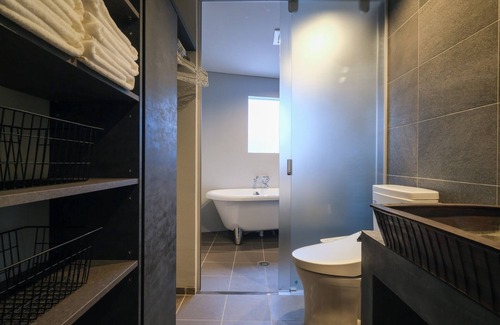 Kadena Appartement | A luxurious space that values the Japanese atmosph / Nakagami-gun Okinawa