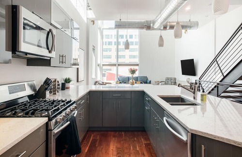 River North Art District Maison | A luxurious stay at a modern 4-story (RiNo)