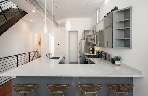 River North Art District Maison | A luxurious stay at a modern 4-story (RiNo)