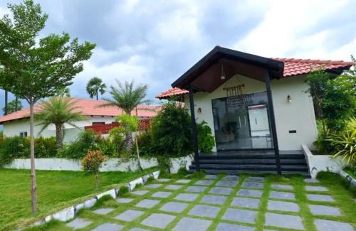 Hyderabad Station Balnéaire | A Luxury Farm stay