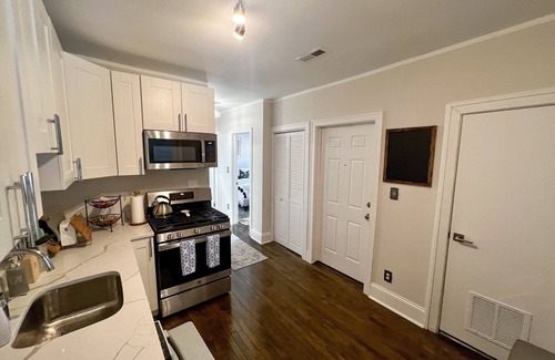 South Shore Copropriété | A luxury vintage condo close to lakefront and minutes from downtown!