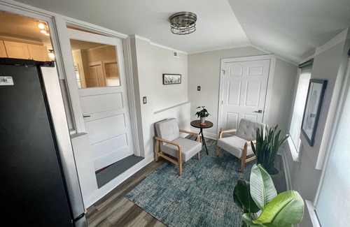 South Shore Copropriété | A luxury vintage condo close to lakefront and minutes from downtown!