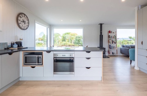 Pohara Maison | Beach Break in Pohara