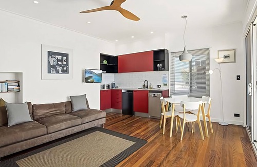Scotts Head Appartement | A modern home with high-end finishings and open plan living