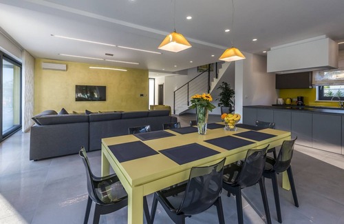 Kringa Cottage | Villa moderne à Kringa avec jacuzzi