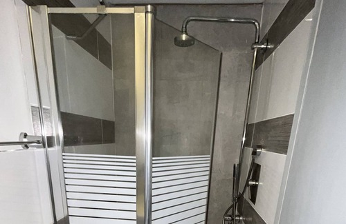 Netanya Appartement | A new and spacious apartment with a private yard and jacuzzi