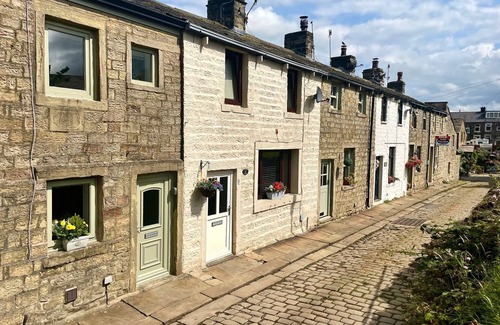 Barnoldswick Cottage | Hideaway Cottage