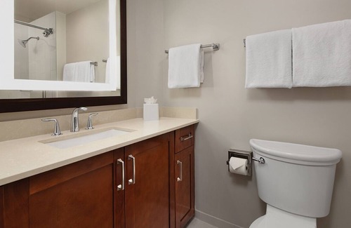 Barrier Island Hôtel | A Night Away at the Marriott Beach Place Towers - Pool, Hot Tub, Beach, Gym