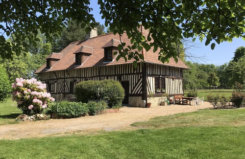 Manneville-la-Raoult Cottage | Un cadre pastoral à portée de la mer (12-25 km) - 8 personnes