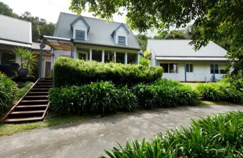 Forster Appartement | A peaceful , relaxing acreage 10 minutes from beaches shopping and National Park
