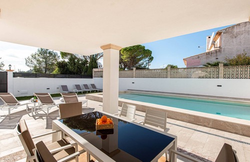 Les Palmeres Maison | A perfect location villa for holidays with A/C and private pool