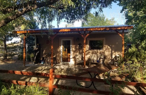 Cortez Cottage | Un endroit pour se détendre, étendre et être en paix.