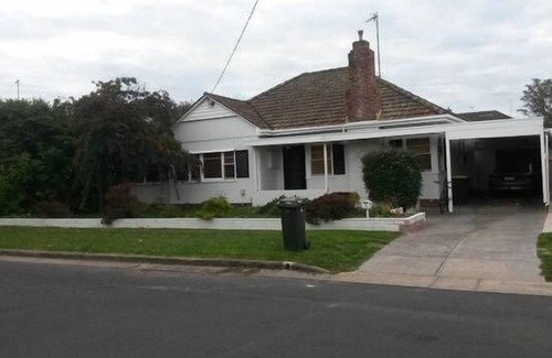 Newington Cottage | Un endroit où séjourner - The Stables @ Smith St
