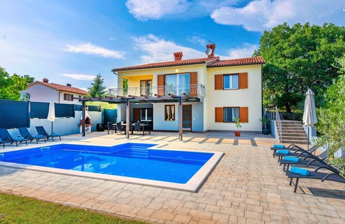 Kapelica Villa | Villa avec piscine privée et clôturée au bord de la mer