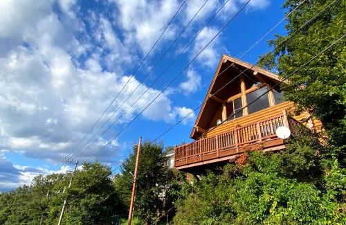 Oyama-cho Maison | A Private Log House with Mt Fuji View & Piano - "Thangtong House Japan"