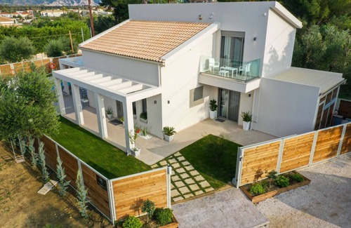 Laganas Villa | A private new villa in Lagana Resort