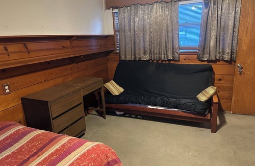 Old Town Maison | A Private room with shared bathroom inside House in Torrance with AC and WiFi.