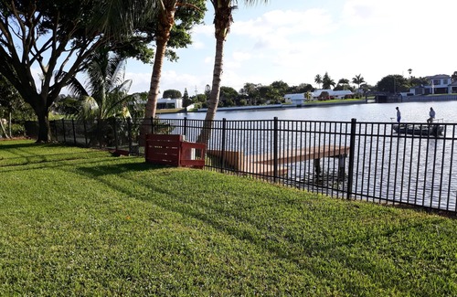 Lake Ida Shores Appartement | A private waterfront Lake Ida setting located in the middle of 23 acres