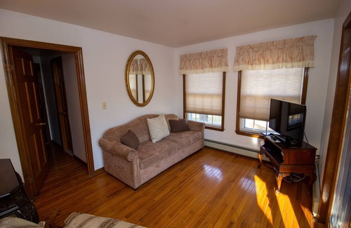 Stroudsburg Maison | A quiet mountaintop retreat with all the comforts of home!