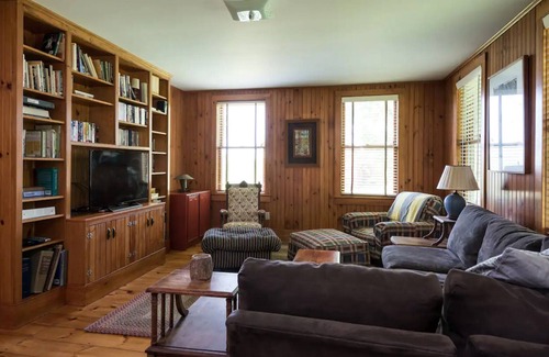Surprise Autre | A quiet place in the country for nature lovers, friends and families to gather.