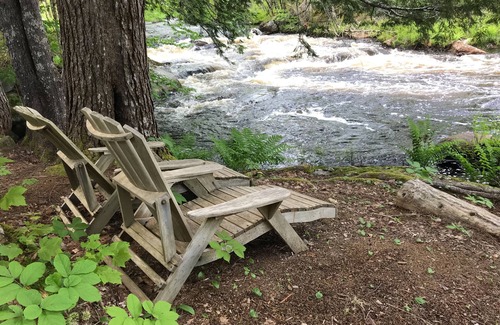 Crousetown Cottage | Une retraite tranquille au bord de la rivière