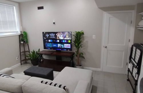 16th Street Heights Maison | A Rare DC Find. Cozy 1BR 1BA in NW Washington DC, with free street parking.