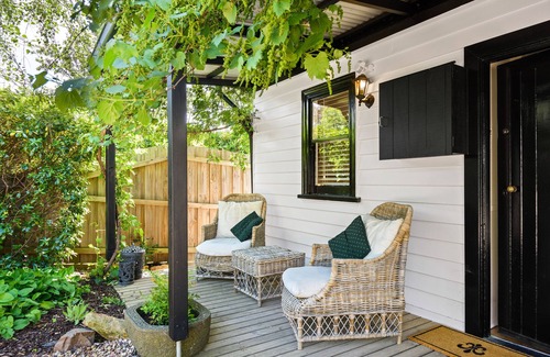 Hepburn Springs Maison | A Relaxing Retreat- easy walk to Hepburn. 5GWIFI&NETFLIX