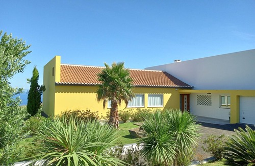 Altares Maison | A retreat house in the idyllic rural parish of Altares, Terceira Island, Azores
