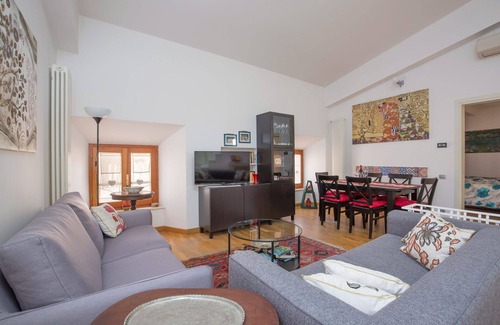 Siena City Centre Appartement | Un loft romantique dans la charmante ville de Sienne avec ascenseur, Air C. et WIFi
