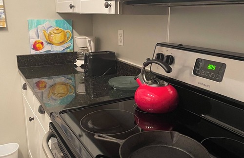 Haverhill Copropriété | A room with a bathroom for rent in a two bedroom two bathroom condo