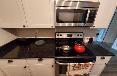 Haverhill Copropriété | A room with a bathroom for rent in a two bedroom two bathroom condo