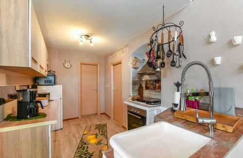 Ripenda Kosi Maison | A rustic stone house with pool and sea views.