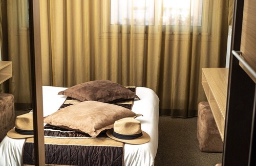 Gap Hôtel | A Short Drive to Céüse! FIDO-friendly Unit with Onsite Parking! Seasonal Pool!