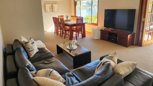 Sussex Inlet Maison | A Slice Of Paradise