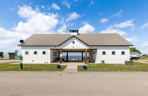 Kerens Maison | A Slice of RV Heaven- LOT