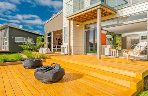Whangapoua Maison | A Slice of Summer - Whangapoua Holiday Home