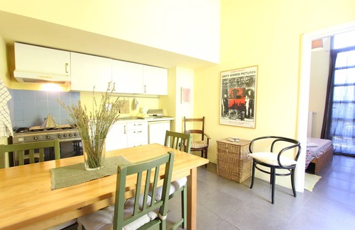 Collevecchio Appartement | Un petit appartement confortable dans une grande villa de luxe près de Rieti